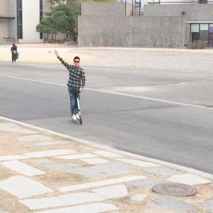 Meet your Posher, Youn kwon